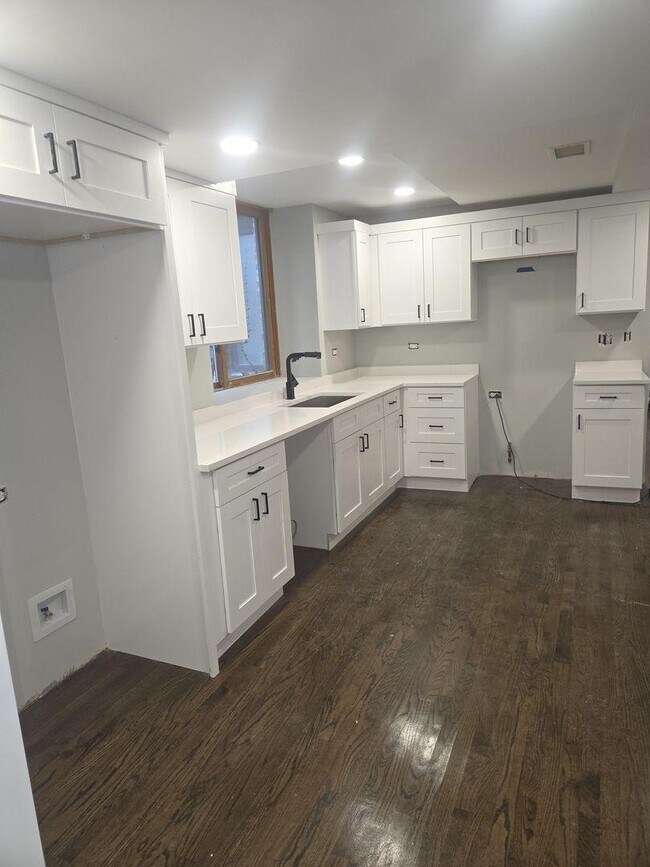 Photo - 3 bedroom in Chicago IL 60647 Unidad #GDN