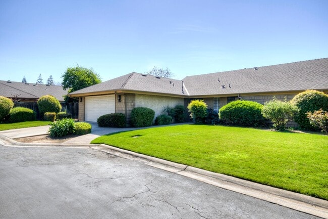 Photo - 1067 W Sierra Ave