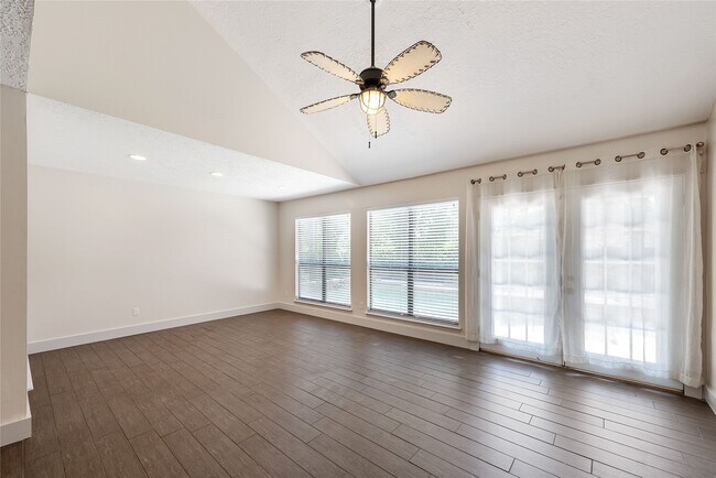 Photo - 2824 S Logrun Cir