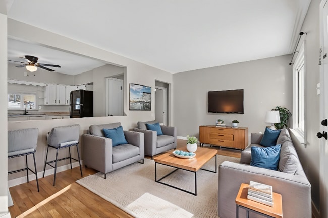 Building Photo - 10765 St Xavier Ln