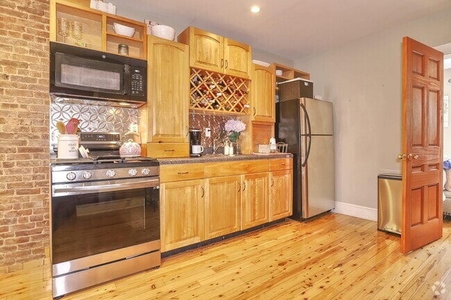 Building Photo - 341 Park Ave Unit 2 Rental