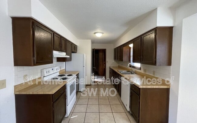 Photo - 1316 E Lakewood St