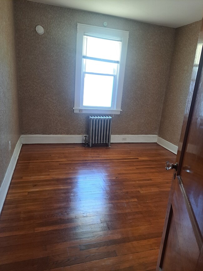 Building Photo - 73 Birdsey St Unit 73