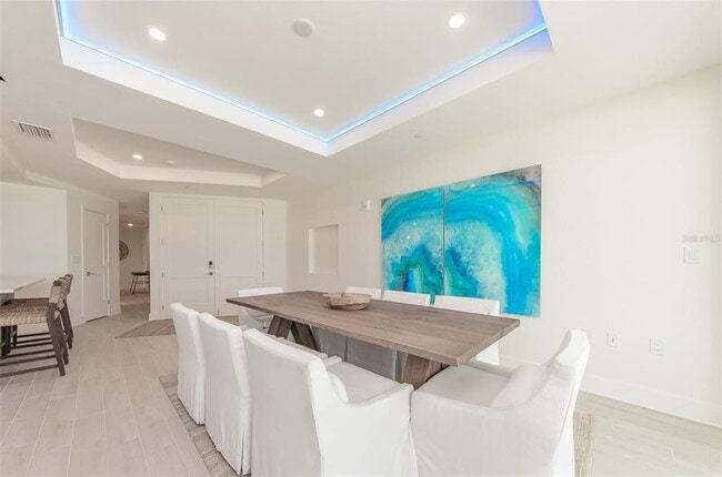 15 Avalon St Unit 702
