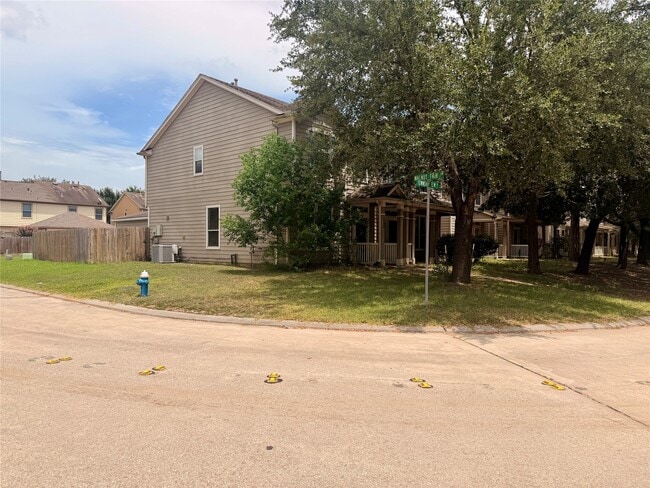 Photo - 23854 Township Elm St
