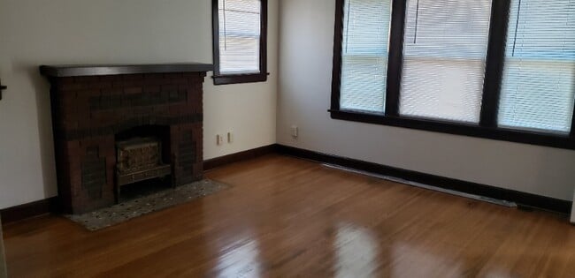 Photo - 1726 E Waterman St