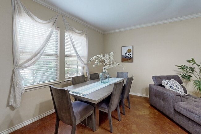 Photo - 303 Capps Dr