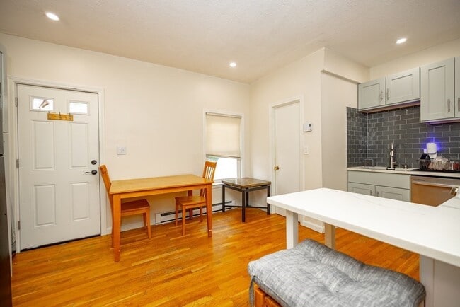 Photo - 286 Ferry St Unidad 286