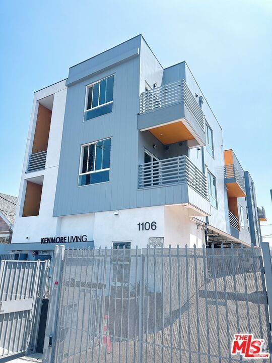 Building Photo - 1106 S Kenmore Ave Unit 202 Rental