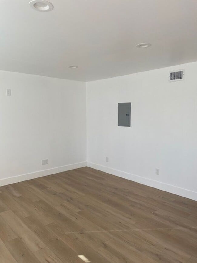 Photo - 632-638 Iris Drive Unidad 638