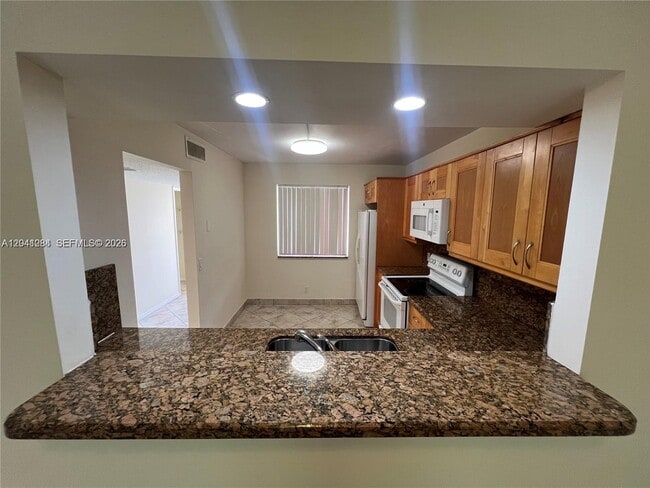 Photo - 379 Lakeview Dr Unidad 205