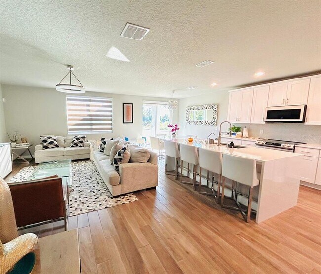 Photo - 17301 Back Bay Ct