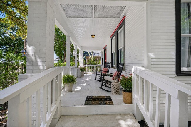 Photo - 422 N Hutcheson St