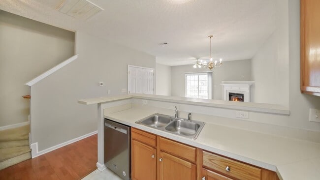 Photo - Bright and sunny 2 bed/2.5 bath townhome in great Durham location!