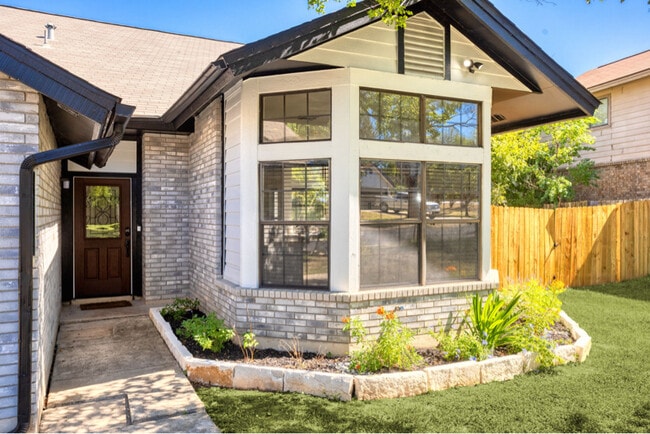 Photo - 9835 Logans Ridge Dr