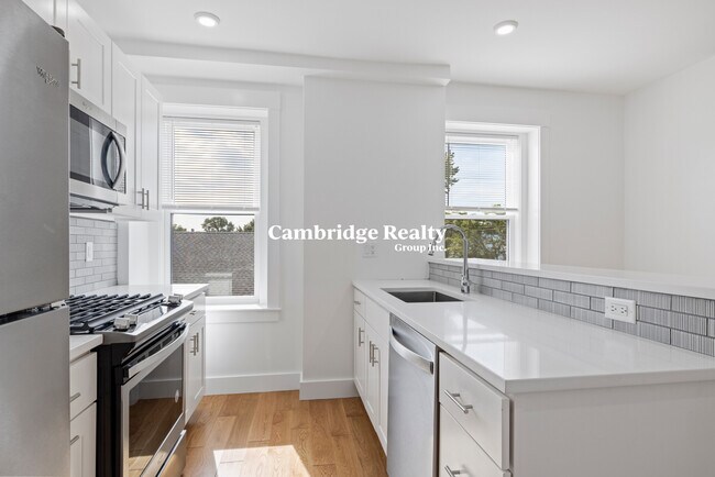 Building Photo - 309 Columbia St Unit 1