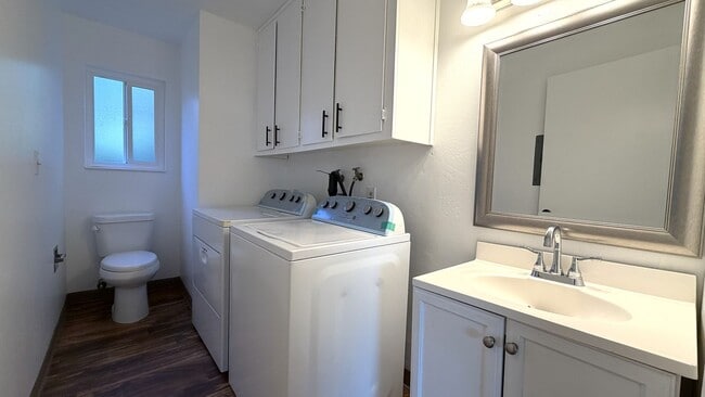 Photo - Cozy 2 Bedroom 1 1/2 Bath Townhouse Style ...