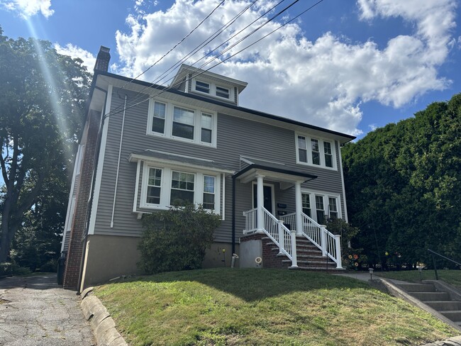 Building Photo - 18 Adams Ave Unit 2 Rental
