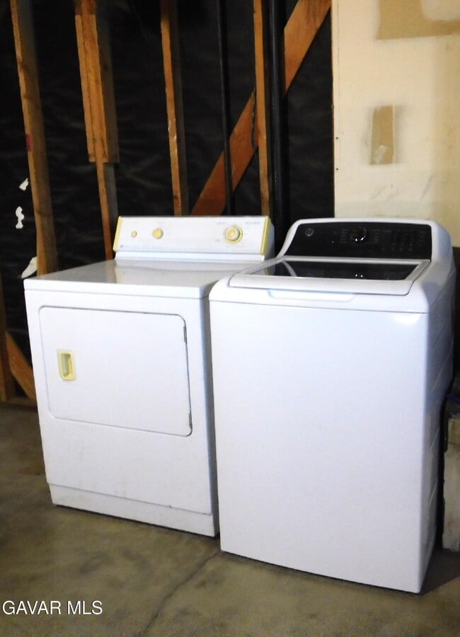 Photo - 20321 88th St