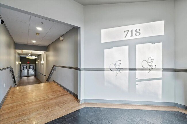 Photo - Upscale 2 bedroom/2 bathroom Condo in uptown Charlotte, Short Walk to Bank Of America Stadium Unit 415