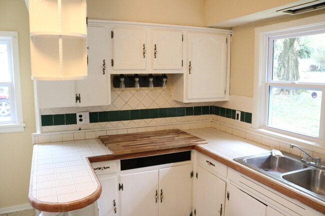 Photo - 2301 Brooks Ave