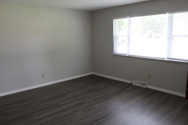 Photo - 2 BR Duplex in Avon!