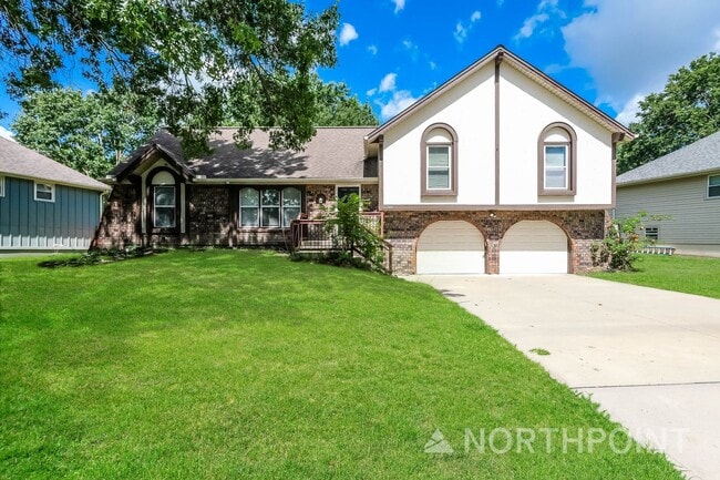 Building Photo - Coming Soon! 3 BR / 3.5BA | Updated Single Family Home | 2-Car Garage Parking | Fenced backyard!