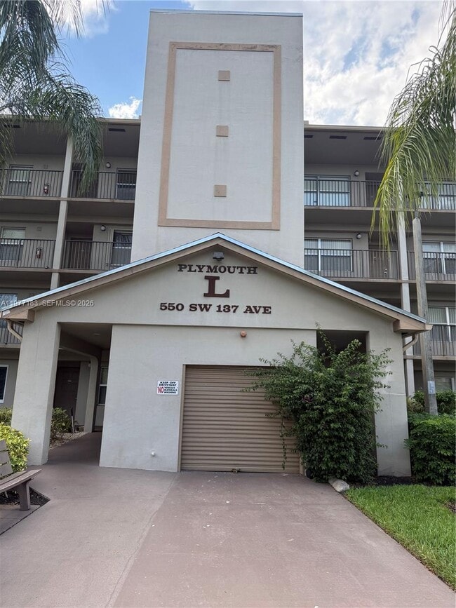 Building Photo - 550 SW 137th Ave Unit 202L