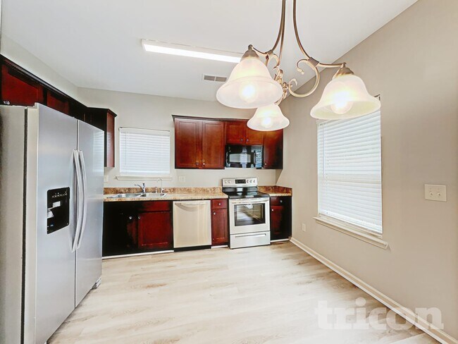 Photo - 514 Lobdale Falls Dr