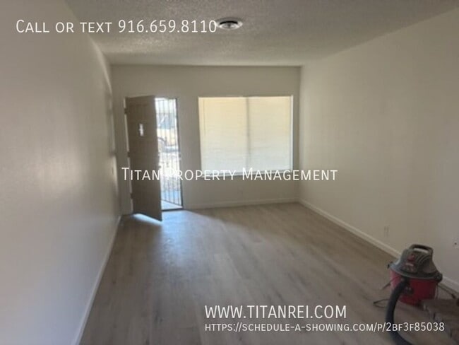 Photo - 1050 Clinton Rd