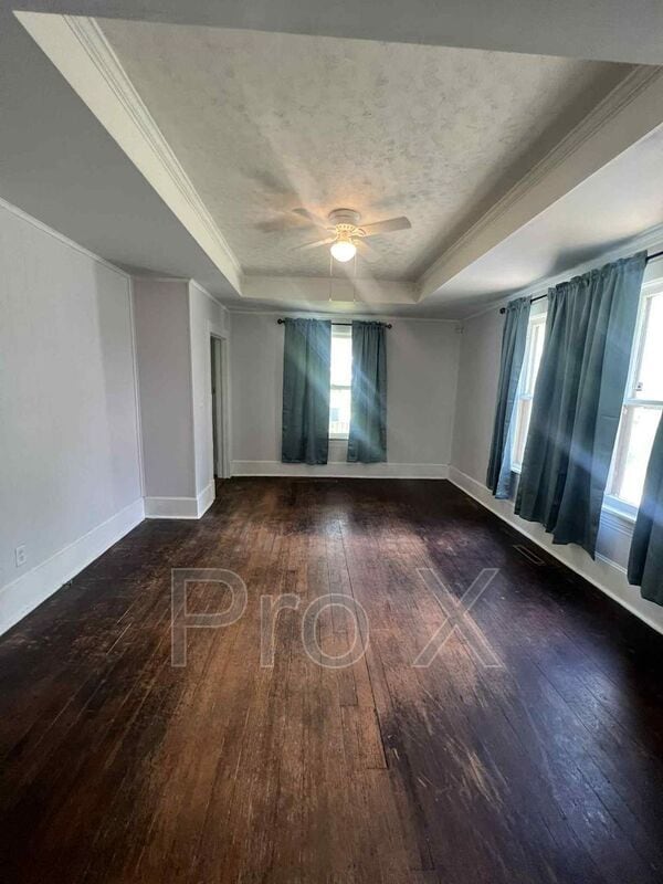 Photo - 2628 E 8th St