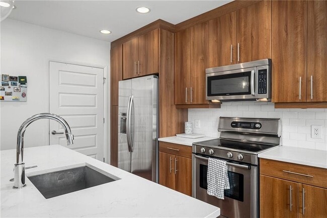 Photo - 1080 Peachtree St NE Unit 1306