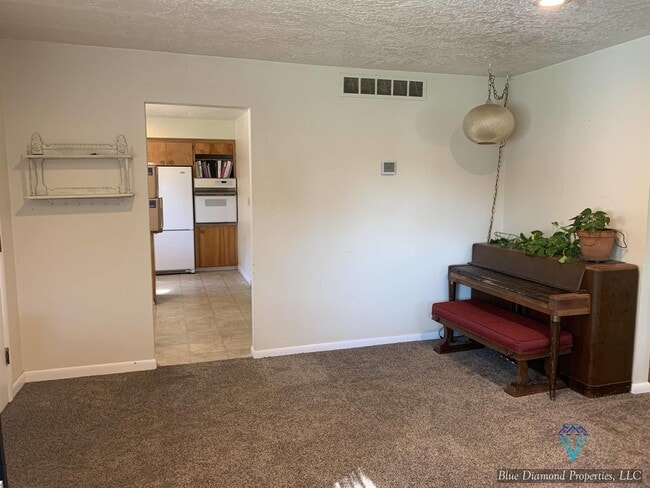 Photo - 2821 N Weaver Cir