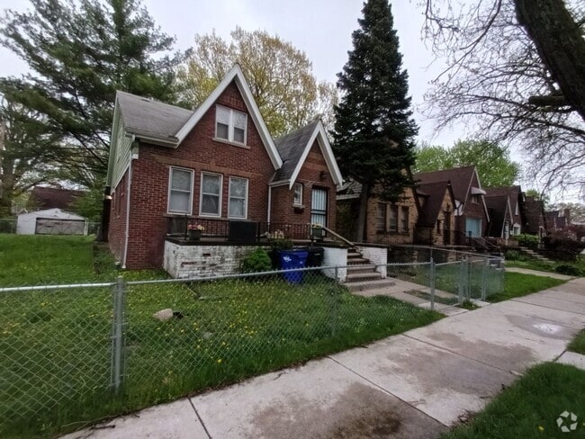 Building Photo - 4 bedroom 2 bath brick colonial NOW AVAILA... Rental