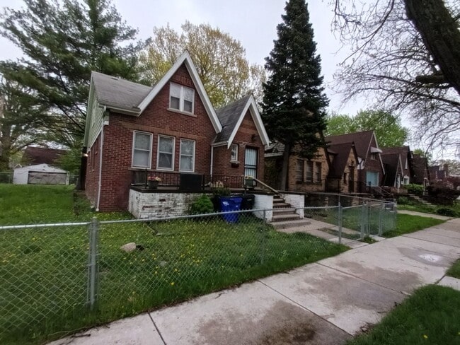 4 bedroom 2 bath brick colonial NOW AVAILA... - 4 bedroom 2 bath brick colonial NOW AVAILA... House