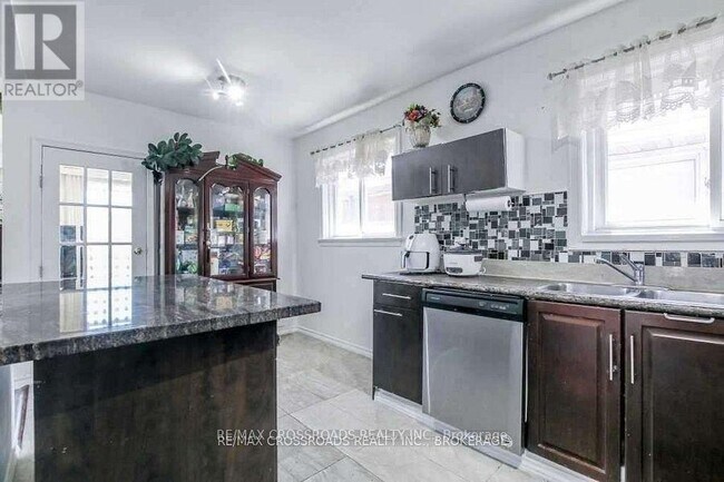 Photo - 648 Brimley Rd