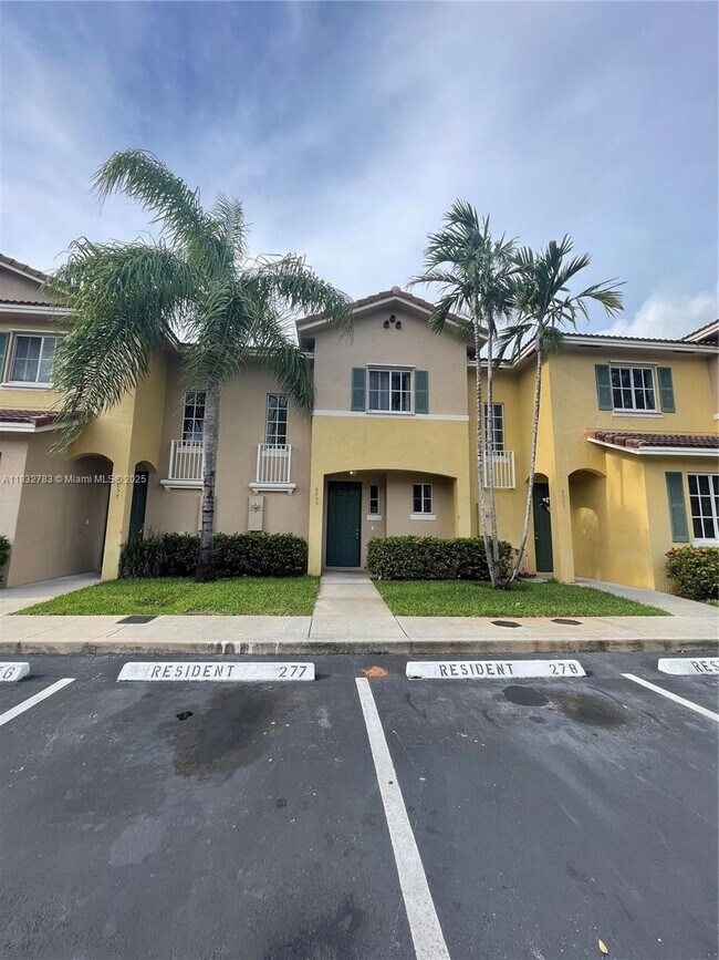 Photo - 6055 SW 19th Ct Apartamento Unidad 6055