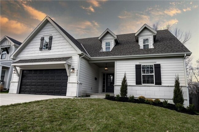 Building Photo - {4620}  Built in 2019 + Primary Bedroom on... Rental