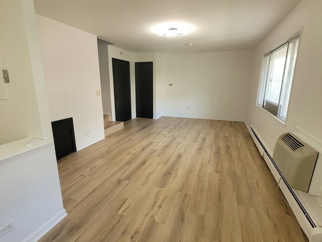 Photo - 2402 Algonquin Rd Unit 9