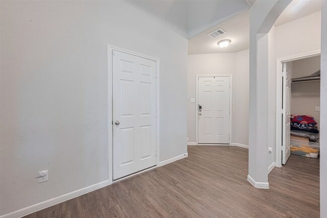 Photo - 10914 Webber Ln