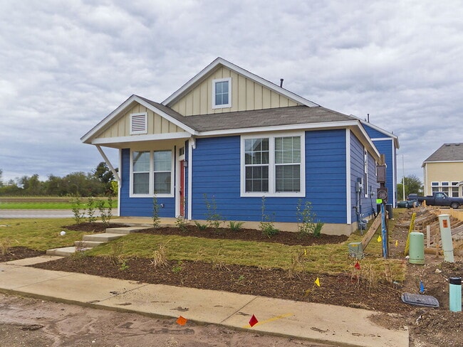 Photo - 335 Rachel St