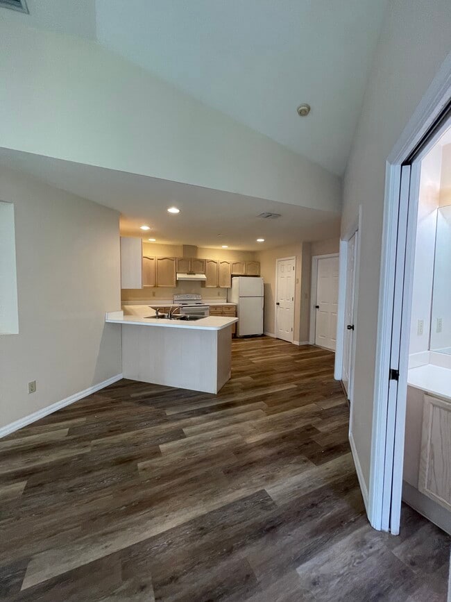 Photo - 12243 Londonderry Ln