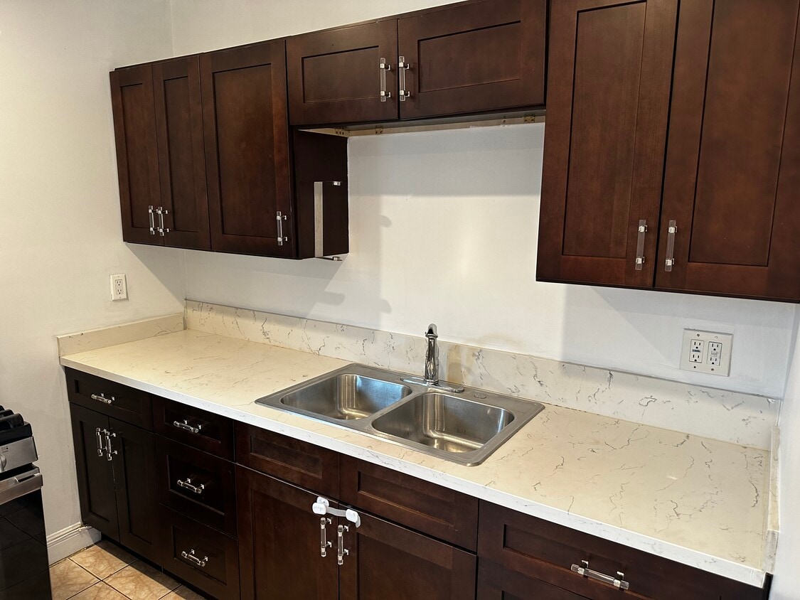 Photo - 13202 S Penrose Ave (Compton, CA)