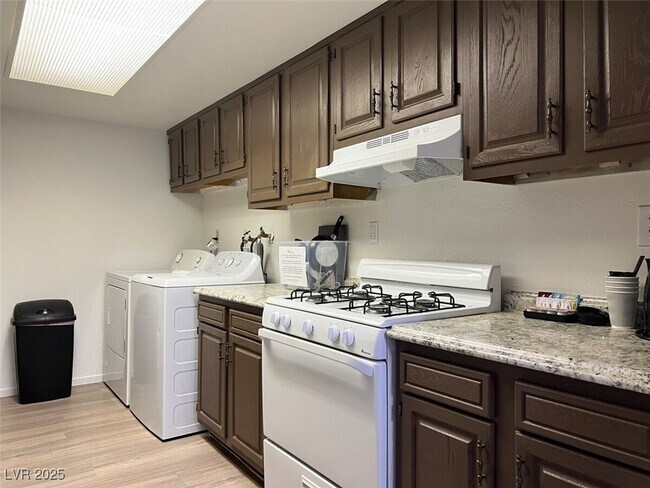 Photo - 4640 Koval Ln