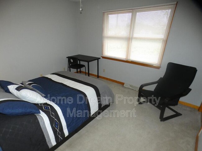 Building Photo - 1401 Bragg Rd Rental