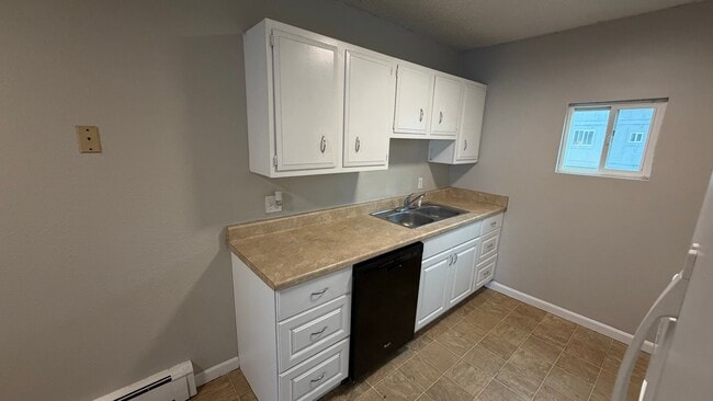 632 11th Ave Unit 4