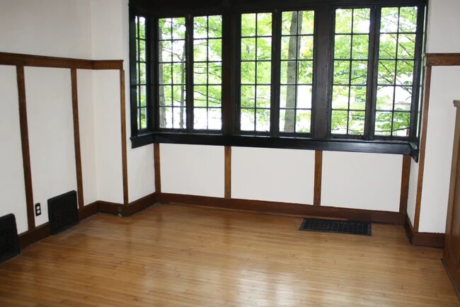 Photo - 508 E 8th St