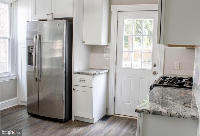 Photo - 262 E Linden St