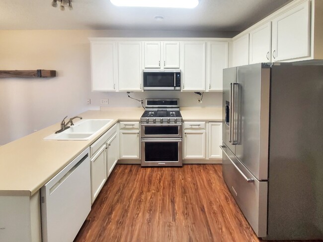 Photo - 3BR 2BA End unit Townhome in Stillwater - ...