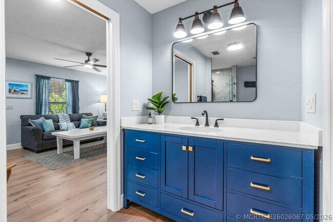 Photo - 3303 Custer Ave